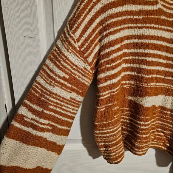 Woman's striped long sleeve sweater by Amuse Society size L - Picture 6 of 7